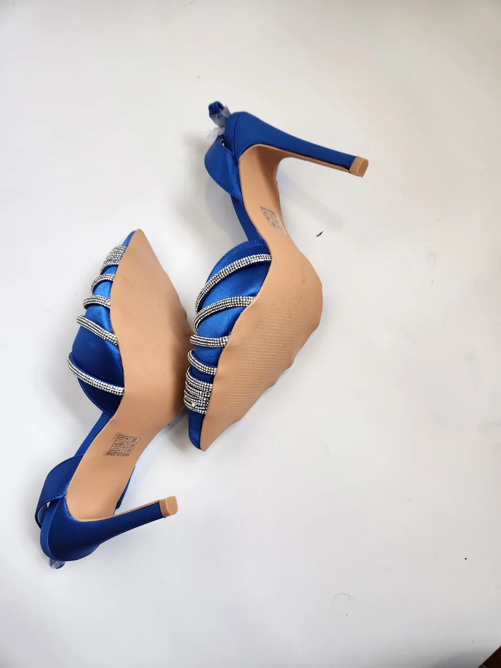 Berness Sapphire Satin Pointed Heels with‎ Crystal Knot Size 8.5